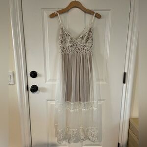 NWT Re:named White lace dress size - Small